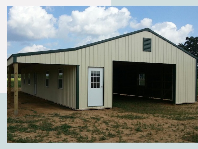 Строительство конюшен в Пыть-яхе